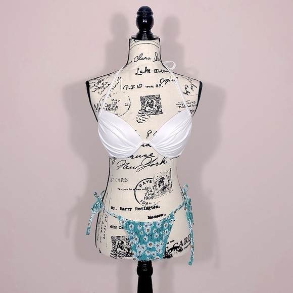 Target floral Bikini set - Picture 1 of 8